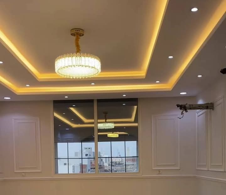 Multi-Tiered Chandelier Ceiling