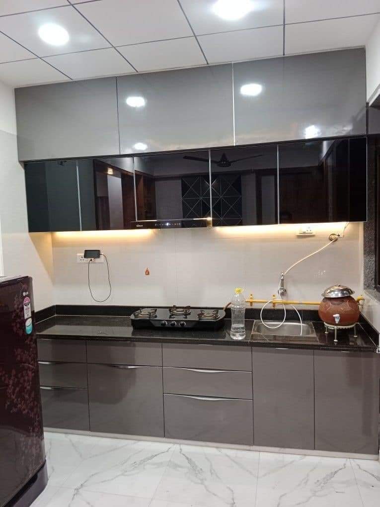 Contemporary Grey & Black Kitchen
